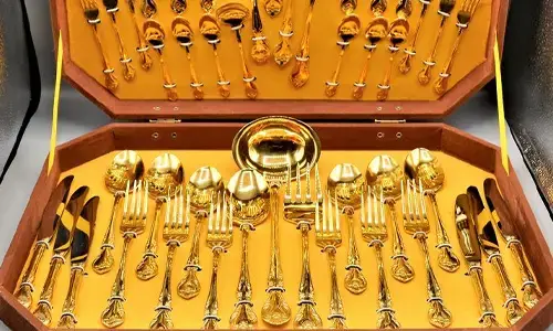 Vergoldetes Besteckset in einem Besteckkasten für den Goldankauf